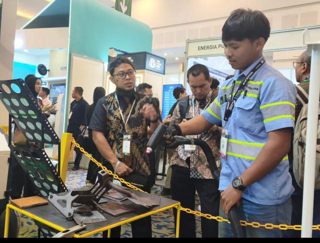 Pameran Manufacturing Surabaya 2026 Sukses Gandeng 17 Negara demi Transisi Energi Hijau Foto BeritaJatim.com