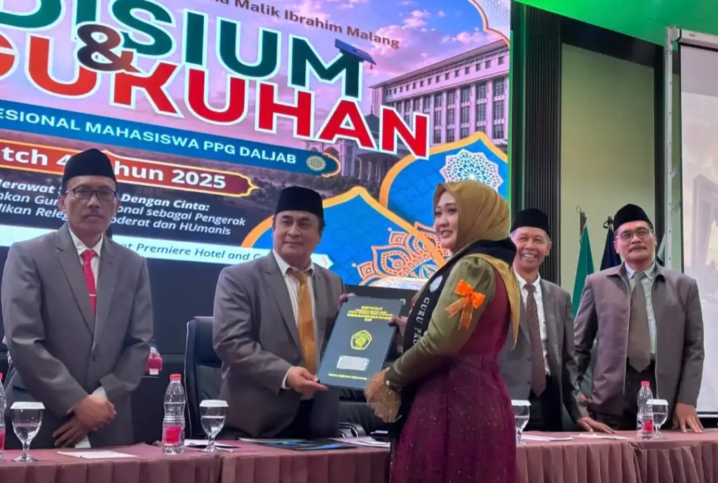 Lulus 100 Persen, FITK UIN Malang Kukuhkan 2.700 Guru Profesional, Begini Cara Atasi Peserta Gaptek Foto BeritaJatim.com