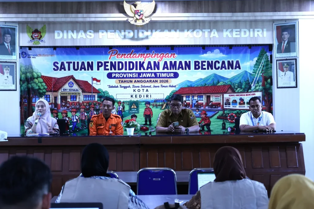 Puluhan Guru di Kota Kediri Ikuti Pelatihan SPAB, Perkuat Kesiapsiagaan Bencana di Sekolah Foto BeritaJatim.com