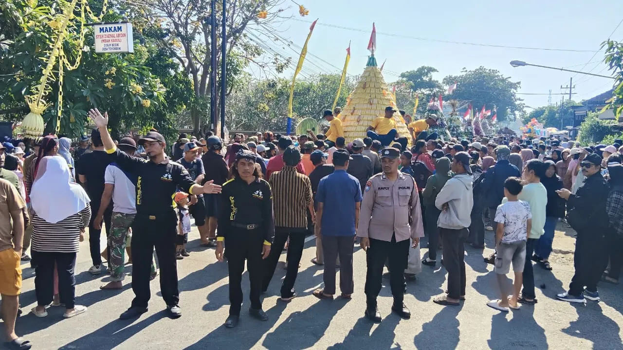 Kirab Budaya Dusun Besuk Meriahkan Sedekah Bumi, Ditargetkan Masuk Kalender Event Kabupaten Kediri | beritajatim.com
