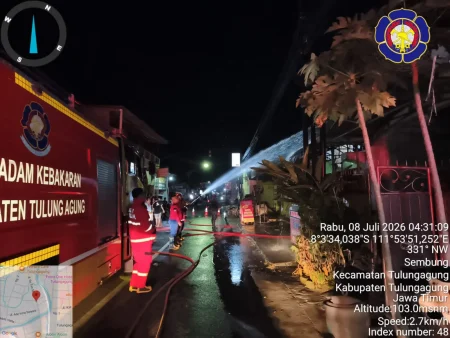 Diduga Korsleting Listrik, Rumah Makan Padang di Tulungagung Ludes Terbakar Foto BeritaJatim.com