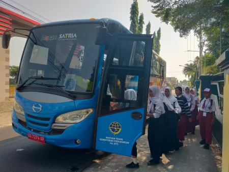 Hari Pertama Sekolah, Bus Sekolah Kota Kediri Kembali Beroperasi Layani Mobilitas Pelajar Foto BeritaJatim.com