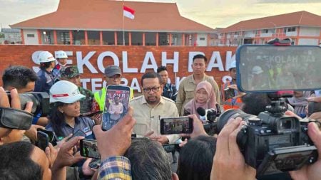 Tingkat Kepuasan Publik atas Prabowo Turun, Qodari: Insya Allah Nanti 80 Persen Lagi Foto BeritaJatim.com