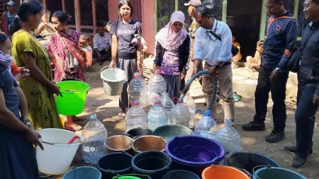 Bank Jatim Gandeng BPBD Bondowoso Kirim 20 Ribu Liter Air Bersih ke Daerah Kekeringan Foto BeritaJatim.com