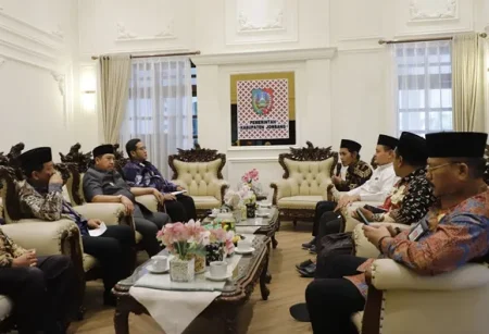 Bupati Jombang Minta Infrastruktur Pendukung Muktamar ke-35 NU Dikebut, Jalan dan PJU Jadi Prioritas Foto BeritaJatim.com