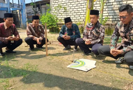 Agar Tepat dan Akurat, Kemenag Tuban Buka Layanan Kalibrasi Arah Kiblat untuk Pembangunan Masjid Foto BeritaJatim.com