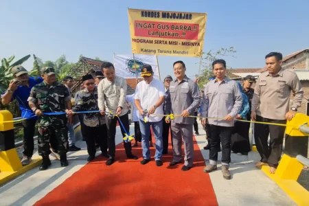 Pemkab Mojokerto Resmikan Jembatan Bolorejo Senilai Rp3,2 Miliar, Perkuat Akses dan Perekonomian Warga Foto BeritaJatim.com