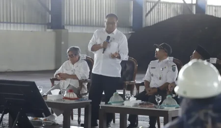 Menteri Lingkungan Hidup Apresiasi Pengelolaan Sampah di Jombang, Dorong Pengembangan Ekonomi Sirkular Foto BeritaJatim.com