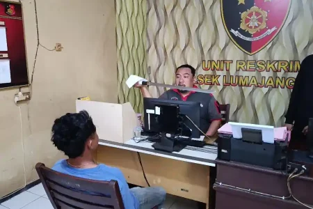 Pelaku Penganiaya yang Bacok Pemuda Pakai Samurai di Lumajang Terjerat Kasus Pemerkosaan Ojol Foto BeritaJatim.com