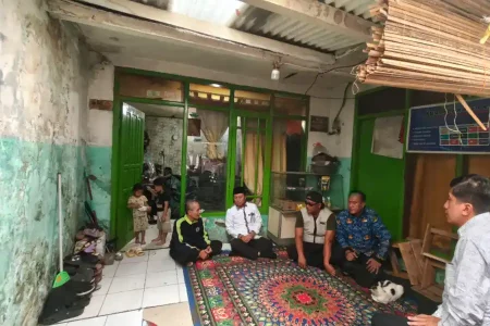 Kemensos-PKP Verifikasi Rumah Tak Layak Huni Orang Tua Siswa Sekolah Rakyat Jabar Foto BeritaJatim.com