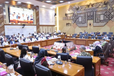 Kemnaker dan Komisi IX DPR RI Sepakat Perkuat MagangHub 2026, Sertifikasi Kompetensi Jadi Fokus Utama Foto BeritaJatim.com