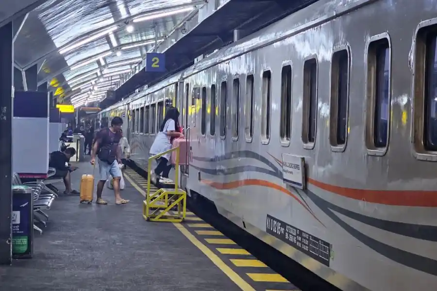 Kunjungan Wisata Naik, 175 Ribu Penumpang Kereta Api Padati Stasiun Malang Selama Libur Sekolah Foto BeritaJatim.com