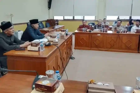 Tertipu Pengembang Pailit, Ratusan KK Korban Lapindo di Sidoarjo ‘Wadul’ ke DPRD Soal Sertifikat Tanah Foto BeritaJatim.com
