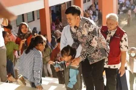 Tak Cuma Teori, Mas Ibin Ajak Wali Murid Blitar Cek Fisik Asrama Sekolah Rakyat Foto BeritaJatim.com