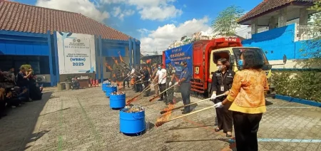 Bea Cukai Blitar Musnahkan 1,9 Juta Rokok Senilai 2,2 Miliar dari Malang dan Madura Foto BeritaJatim.com