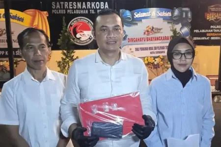 Dua Minggu jadi ‘Kuda’, Kurir Sabu Surabaya Ditangkap saat Ambil Ranjauan Foto BeritaJatim.com
