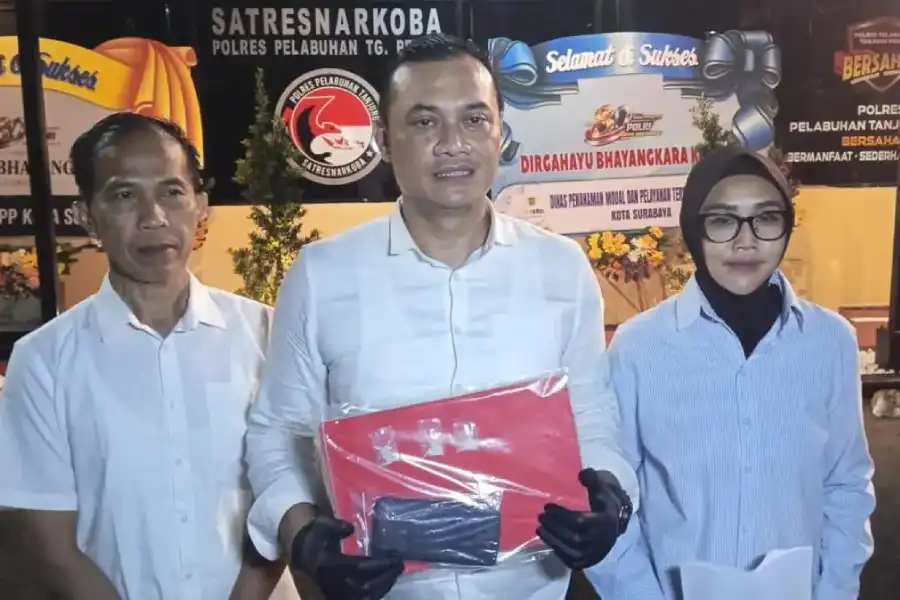 Dua Minggu jadi ‘Kuda’, Kurir Sabu Surabaya Ditangkap saat Ambil Ranjauan Foto BeritaJatim.com
