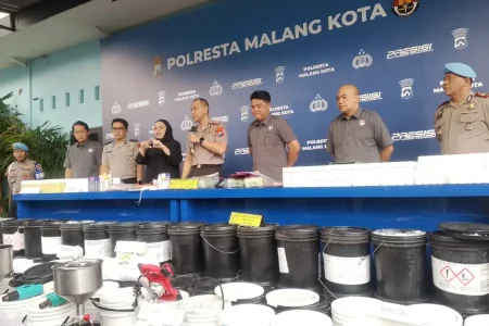 Polresta Malang Kota Gagalkan Peredaran 3,2 Kg Sabu dan 2.480 Butir Ekstasi, Dua Kurir Jaringan Aceh Ditangkap Foto BeritaJatim.com