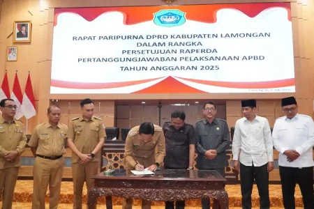 Raperda Pertanggungjawaban APBD Lamongan 2025 Disepakati Foto BeritaJatim.com