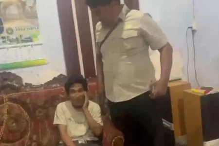 Baru 3 Bulan Bebas, Residivis Narkoba di Bangkalan Ditangkap Lagi Diduga Edarkan Sabu Foto BeritaJatim.com