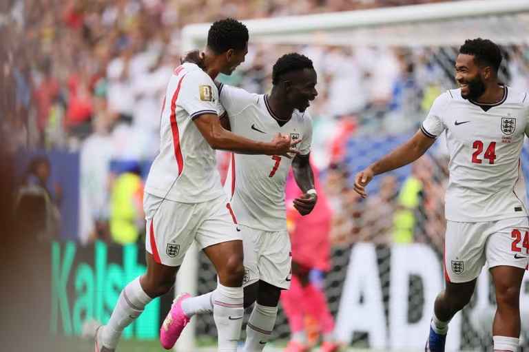 Piala Dunia 2026: Inggris Kalahkan Prancis 6-4, Bukayo Saka Cetak Hat-trick Foto BeritaJatim.com