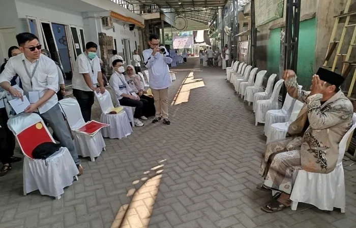 Perdami Jatim Gelar Skrining Mata Gratis untuk Ratusan Santri Penghafal Alquran di Jombang Foto BeritaJatim.com