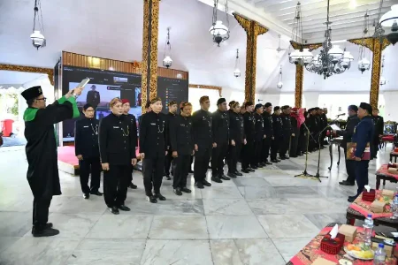 Lantik Sekdis dan Kepala UPTD, Bupati Sumenep Minta Reformasi Birokrasi Foto BeritaJatim.com