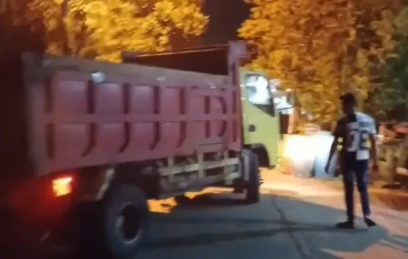 Sopir Dump Truk Terduga Pelaku Tabrak Lari di Jombang Menyerahkan Diri ke Polisi Foto BeritaJatim.com