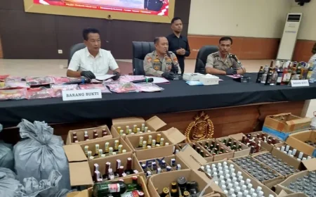 Polres Jombang Ungkap 80 Kasus Narkotika dan Sita Ratusan Botol Miras Ilegal Foto BeritaJatim.com