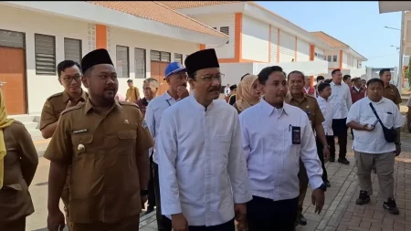 MPLS Sekolah Rakyat Gresik Dipantau Mensos Gus Ipul, 405 Anak Keluarga Prasejahtera Mulai Menata Masa Depan Foto BeritaJatim.com