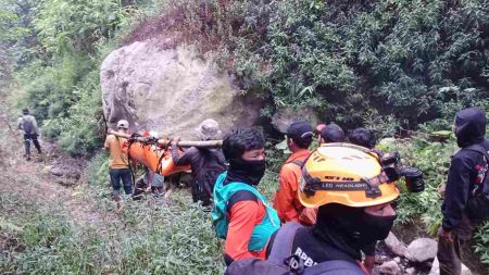 Evakuasi Dramatis di Gunung Piramid Berakhir, Dua Pendaki Ditemukan Tak Bernyawa Foto BeritaJatim.com