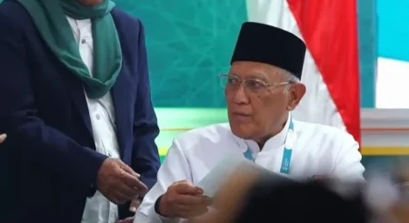 Usai Terpilih Jadi Ketua Umum PBNU, Gus Kikin Tegaskan Komitmen Lewat Kontrak Jam’iyyah Foto BeritaJatim.com