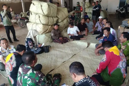 Pastikan Pabrikan Tak Beli Tembakau Petani di Bawah Harga Impas, Pemkab Sumenep Turunkan Tim Monitoring Foto BeritaJatim.com