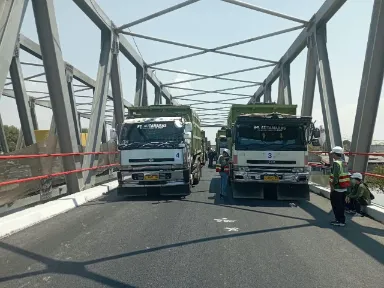 Jembatan Duplikasi Manyar Gresik Segera Dibuka, Hasil Uji Beban Dinyatakan Baik Foto BeritaJatim.com