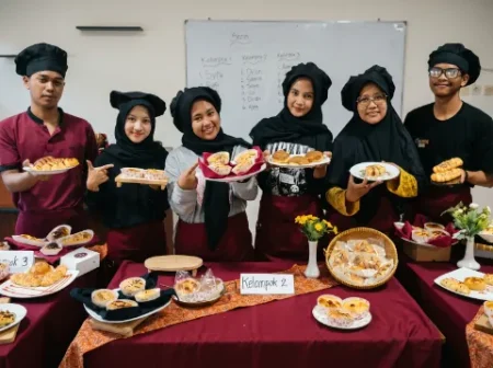 PHE WMO Bekali Warga Sidorukun Gresik Keterampilan Tata Boga untuk Buka Usaha Foto BeritaJatim.com