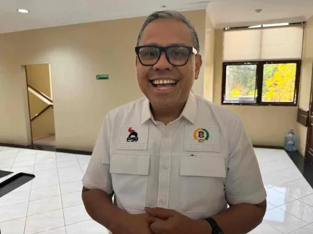 DPRD Surabaya Desak Kontraktor Dakel Tuntaskan Pekerjaan, Jangan Biarkan Jalan Picu Kecelakaan Foto BeritaJatim.com