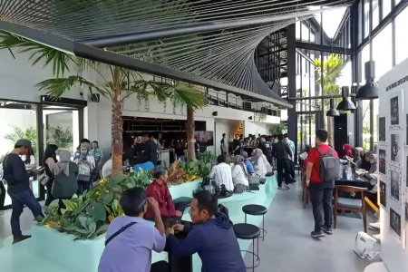 Rekomendasi Kuliner Surabaya di GrabFood: Kafe Murah hingga 10 Makanan Khas Wajib Coba Foto BeritaJatim.com