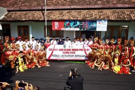 PMI Banyuwangi Gelar Beragam Aksi Sosial Mulai Droping Air Bersih Hingga Operasi Katarak Foto BeritaJatim.com