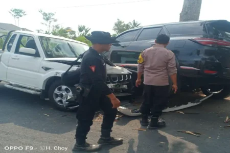 Usaha Belum Cuan, Pikap KDMP Krisik Blitar Dihantam Fortuner, Pengurus Pusing Foto BeritaJatim.com