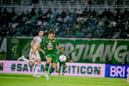 Memalukan! Persebaya Ditahan Tim Dasar Klasemen Persijap 1-1 di GBT Foto BeritaJatim.com