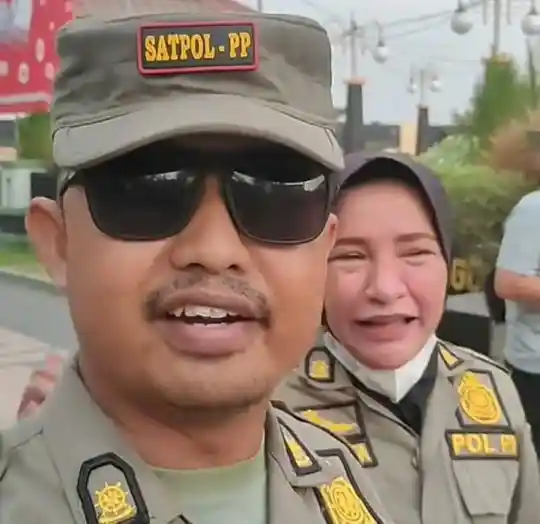Viral Video Satpol PP Saat Amankan Demo, Gus Haris Ingatkan Ancaman Sanksi Foto BeritaJatim.com