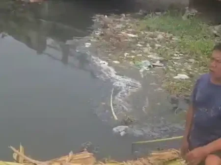 Sungai Wrati Pasuruan Tercemar, Ribuan Warga Kedungringin Gatal-gatal Foto BeritaJatim.com