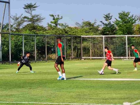 Bernardo Tavares Buka Pintu Pemain Muda EPA Persebaya Tampil di League Cup Foto BeritaJatim.com