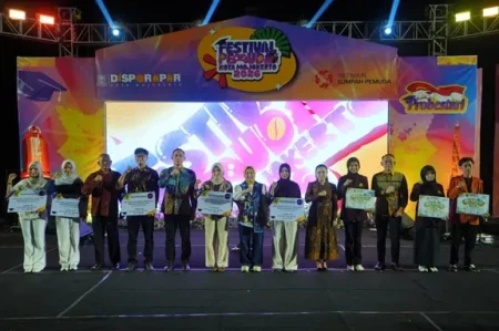 Festival Pemuda Kota Mojokerto 2026, Pemkot Salurkan Beasiswa Rp1,08 Miliar Foto BeritaJatim.com