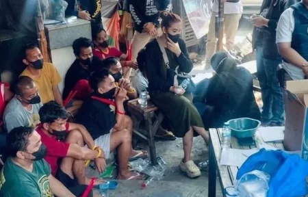 Ternyata Ada Kampung Narkoba di Kota Surabaya, Puluhan Orang Ditangkap saat Penggerebekan Foto BeritaJatim.com