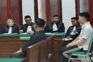 Sidang Pengeroyokan di HW Superhouse Surabaya, Saksi Akui Pukul Korban Foto BeritaJatim.com