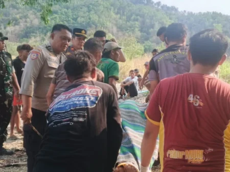 Cuci Tikar di Sungai, Calon Pengantin di Pacitan Tewas Tenggelam Saat Hendak Mandi Foto BeritaJatim.com