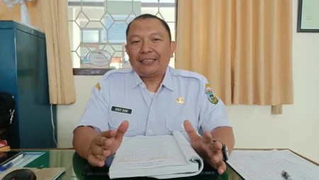 Unik! Dua Pasutri di Pacitan Maju Pilkades Serentak 2026 Foto BeritaJatim.com