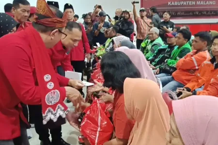 Begini Upaya PDIP Jatim Bantu Kaum Marhaen Jadi Sejahtera Foto BeritaJatim.com