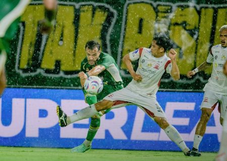 Gol Miguel Pereira Bawa Persebaya Ungguli Madura United 1-0 Foto BeritaJatim.com